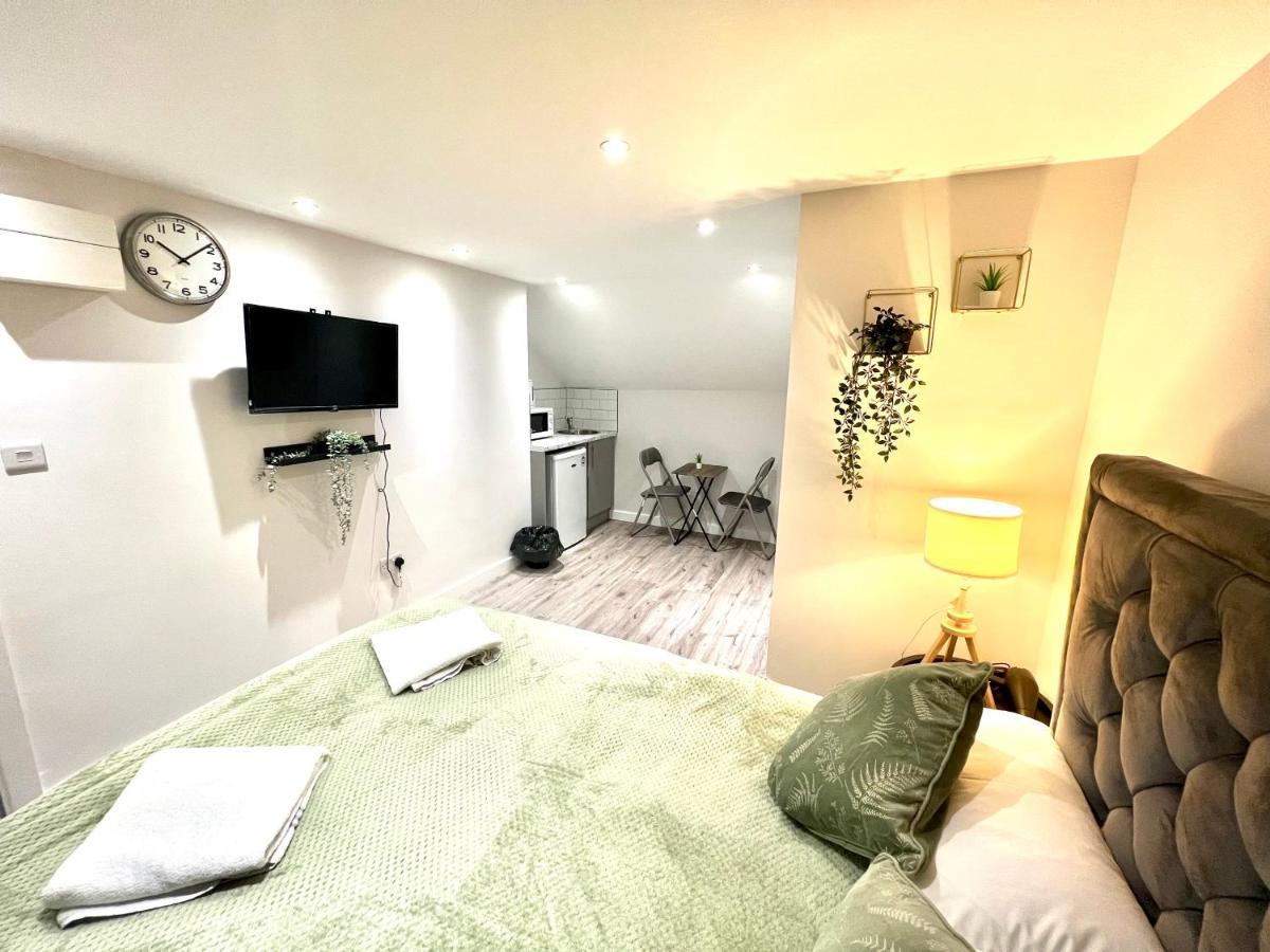 Golden Residences - Oakway Feltham Exterior foto